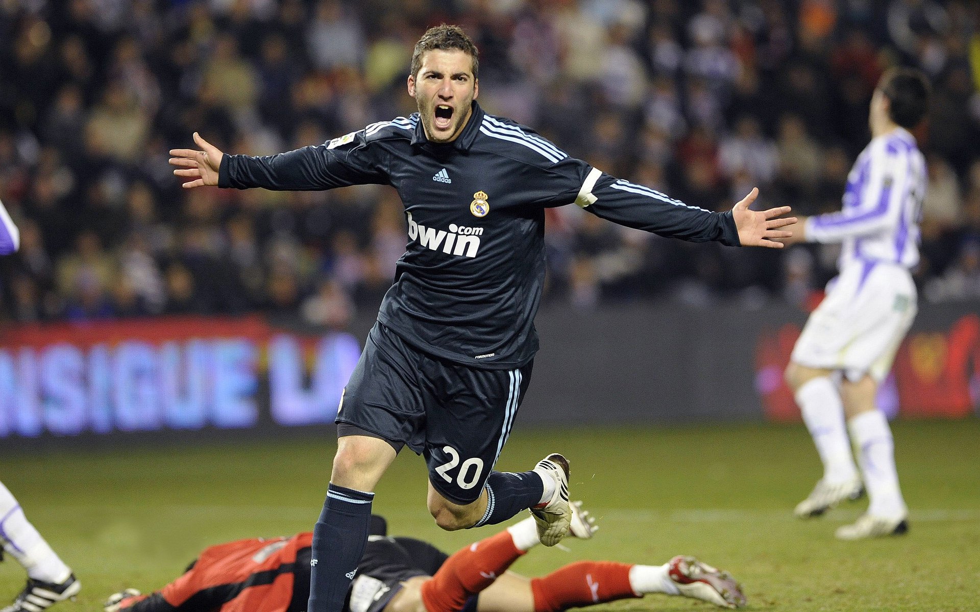 _场外动态：运动员生活花絮大公开_，运动员生活照片